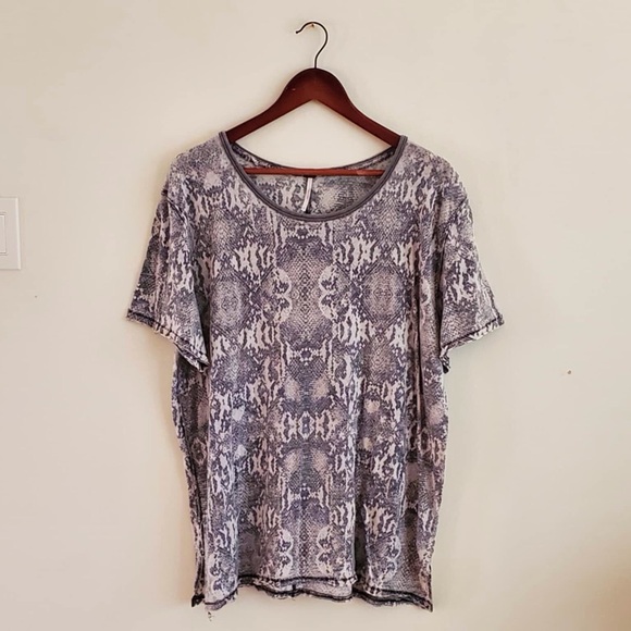 Free People Tourist Tee in Black Snake Combo Large - Picture 4 of 6